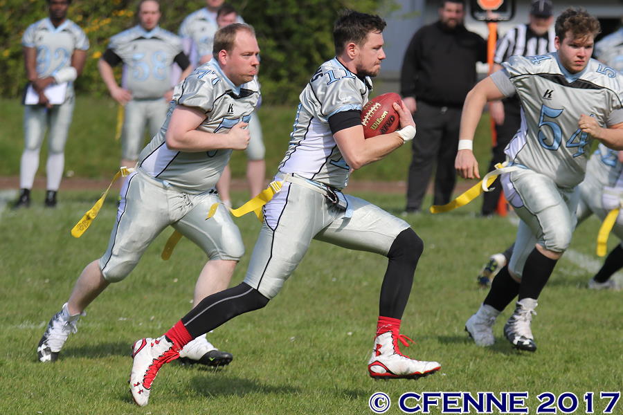 20170430flagravens-piosnappers506.jpg